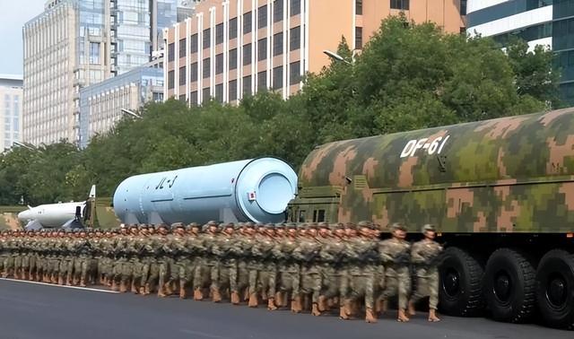 九三阅兵:中国武器看着强但没打过实战不朽情缘游戏入口憋了几个小时外媒锐评(图2) 九三阅兵:中国武器看着强但没打过实战不朽情缘游戏入口憋了几个小时外媒锐评(图2)