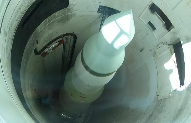 九三阅兵:中国武器看着强但没打过实战不朽情缘游戏入口憋了几个小时外媒锐评(图1) 九三阅兵:中国武器看着强但没打过实战不朽情缘游戏入口憋了几个小时外媒锐评(图1)